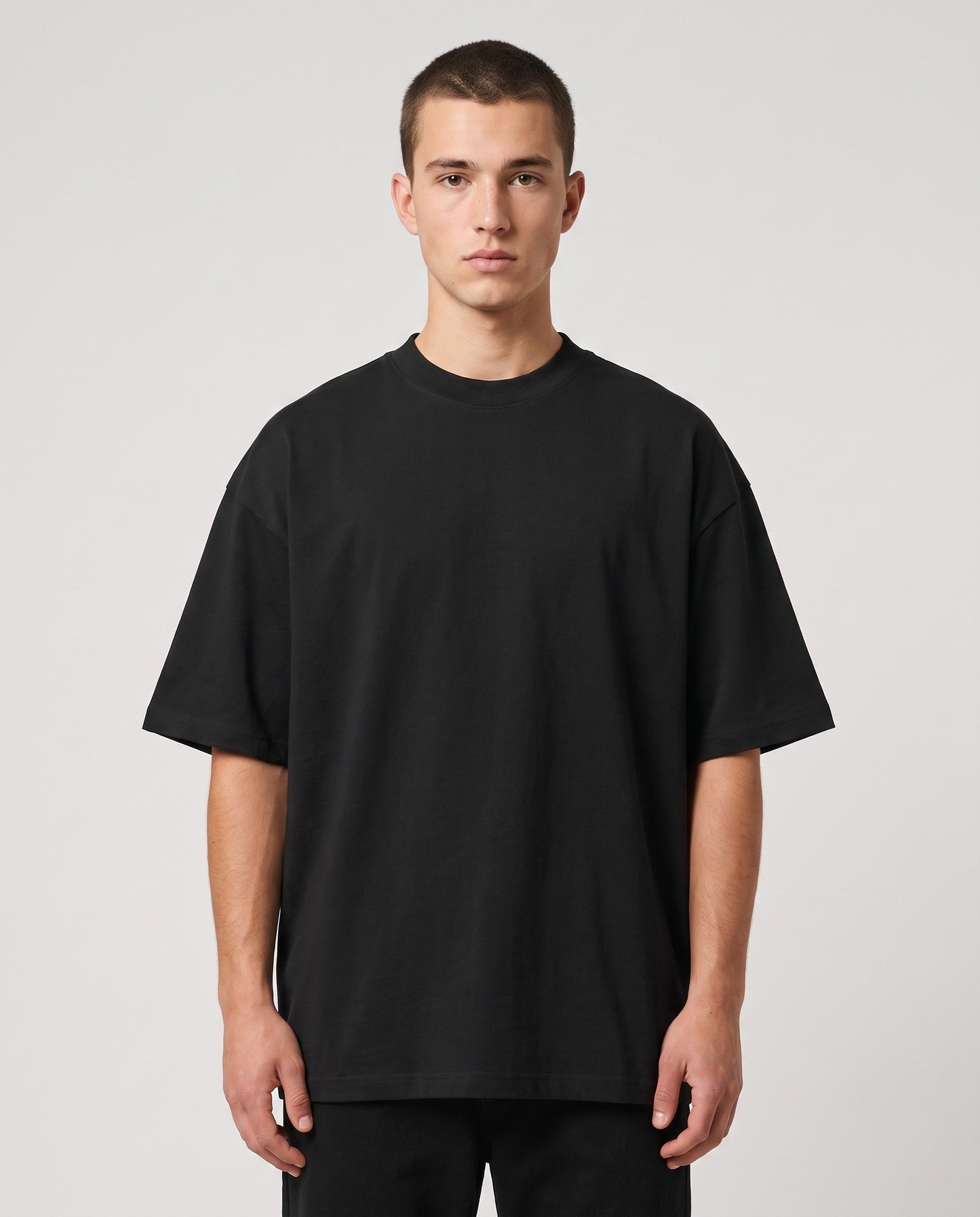 Schwarzes Oversized Heavy T-Shirt Vorderseite, schlichter Rundhals, Unisex