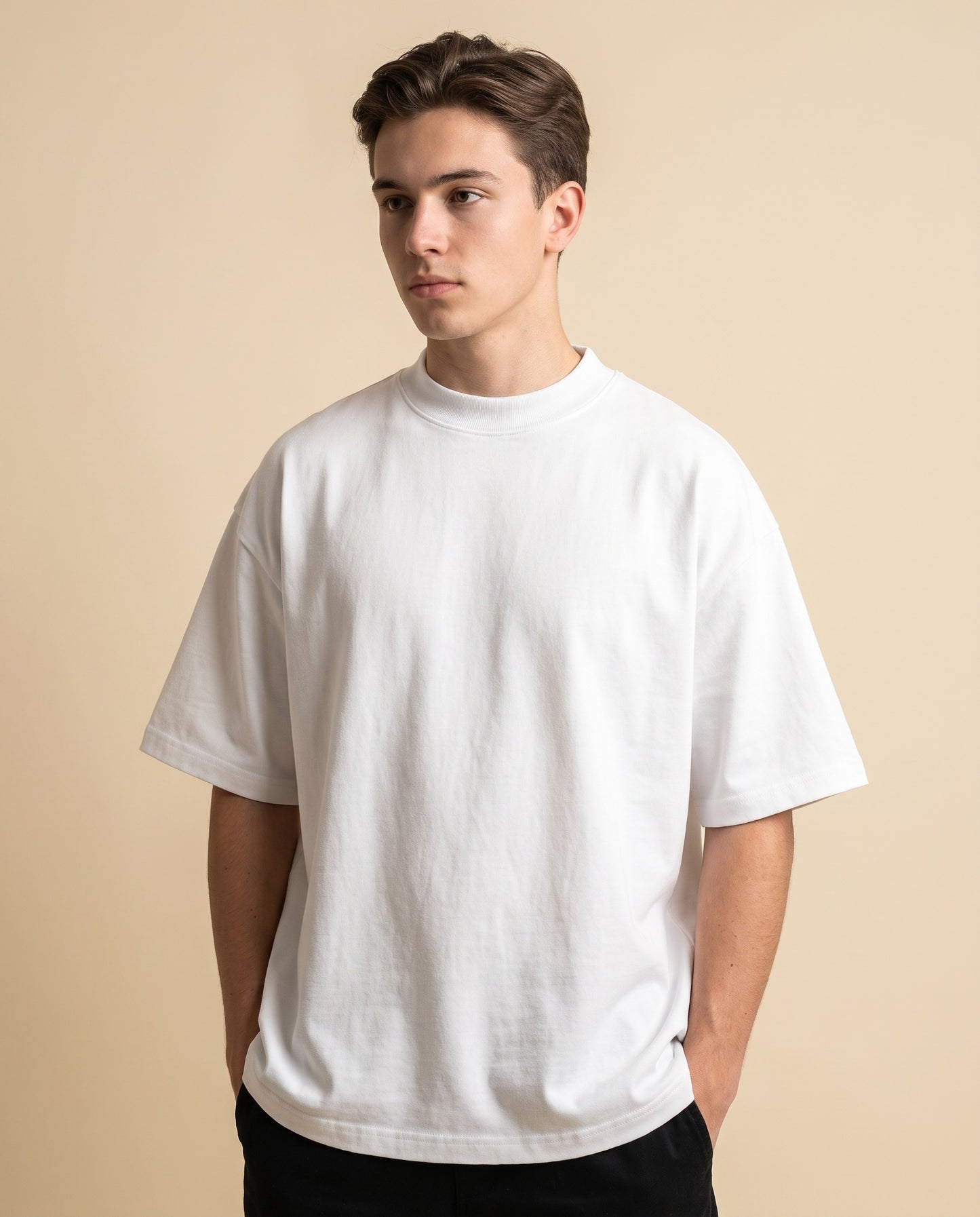 Weisses Oversized Heavy T-Shirt Vorderseite, schlichter Rundhals, Unisex